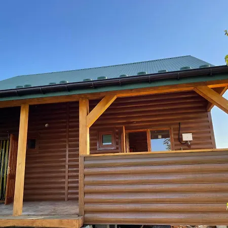 Avalon - на озері מלון