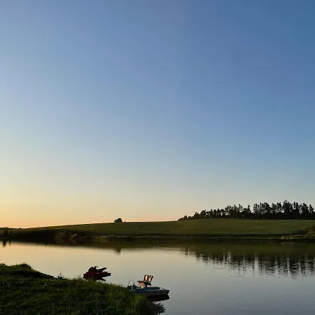 Avalon - на озері