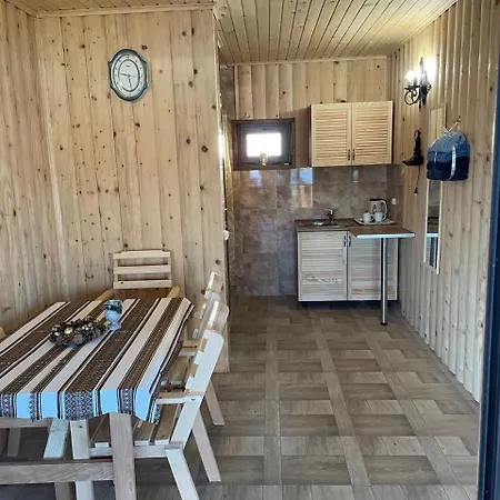 Avalon - на озері מלון