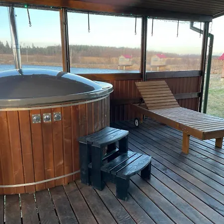 Szálloda Avalon - на озері *