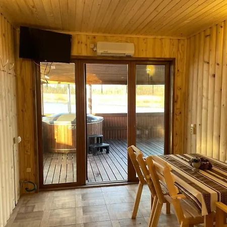 Avalon - на озері Szálloda