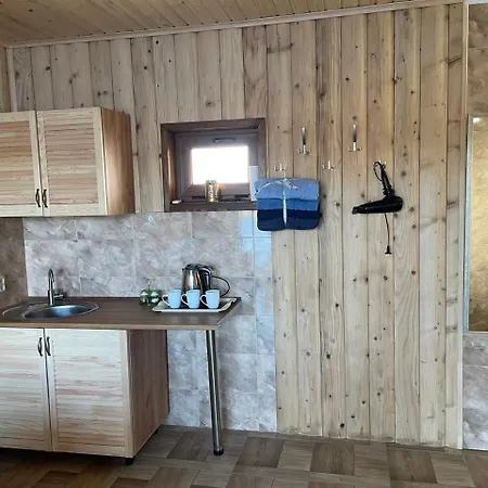 Szálloda Avalon - на озері *